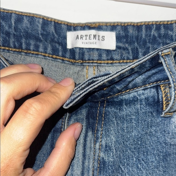 Artemis Vintage Jeans with Rolled Cuffs - Picture 4 of 9